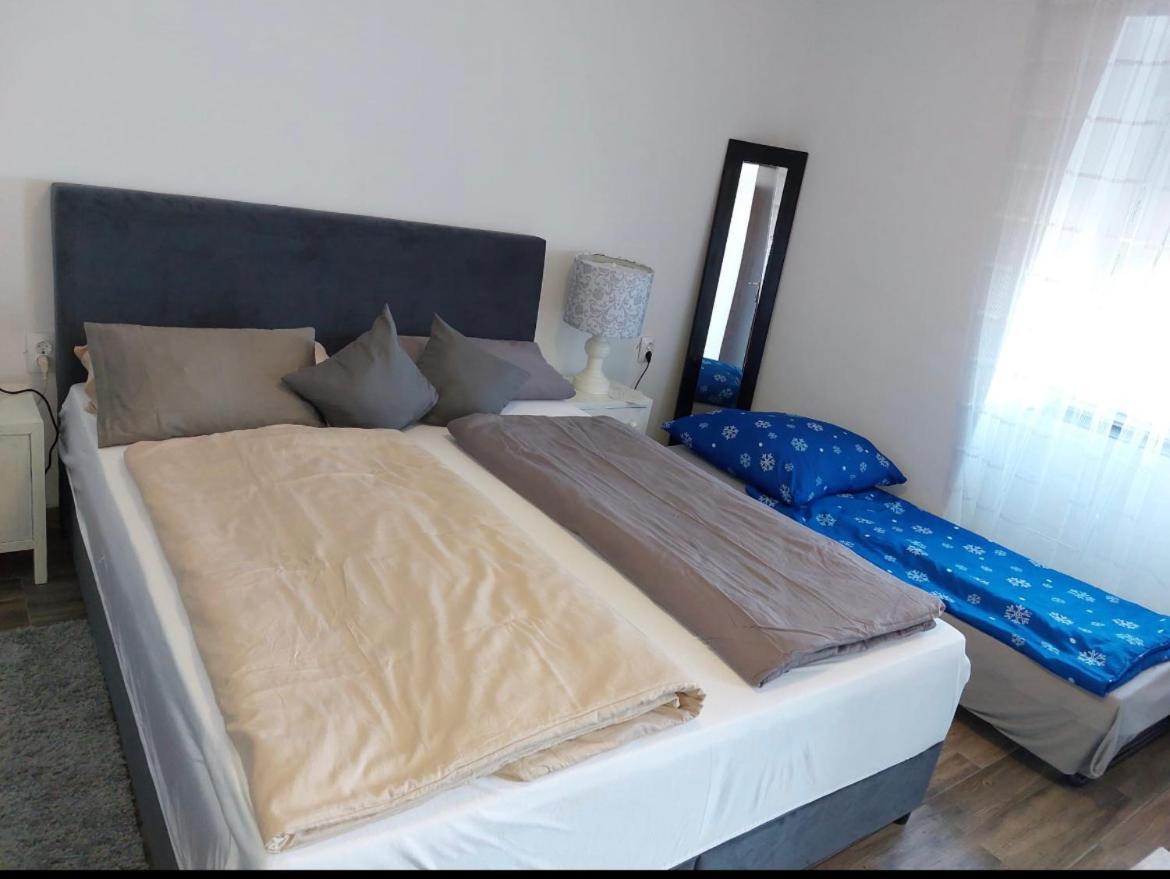 Apartmani 드라말리 외부 사진