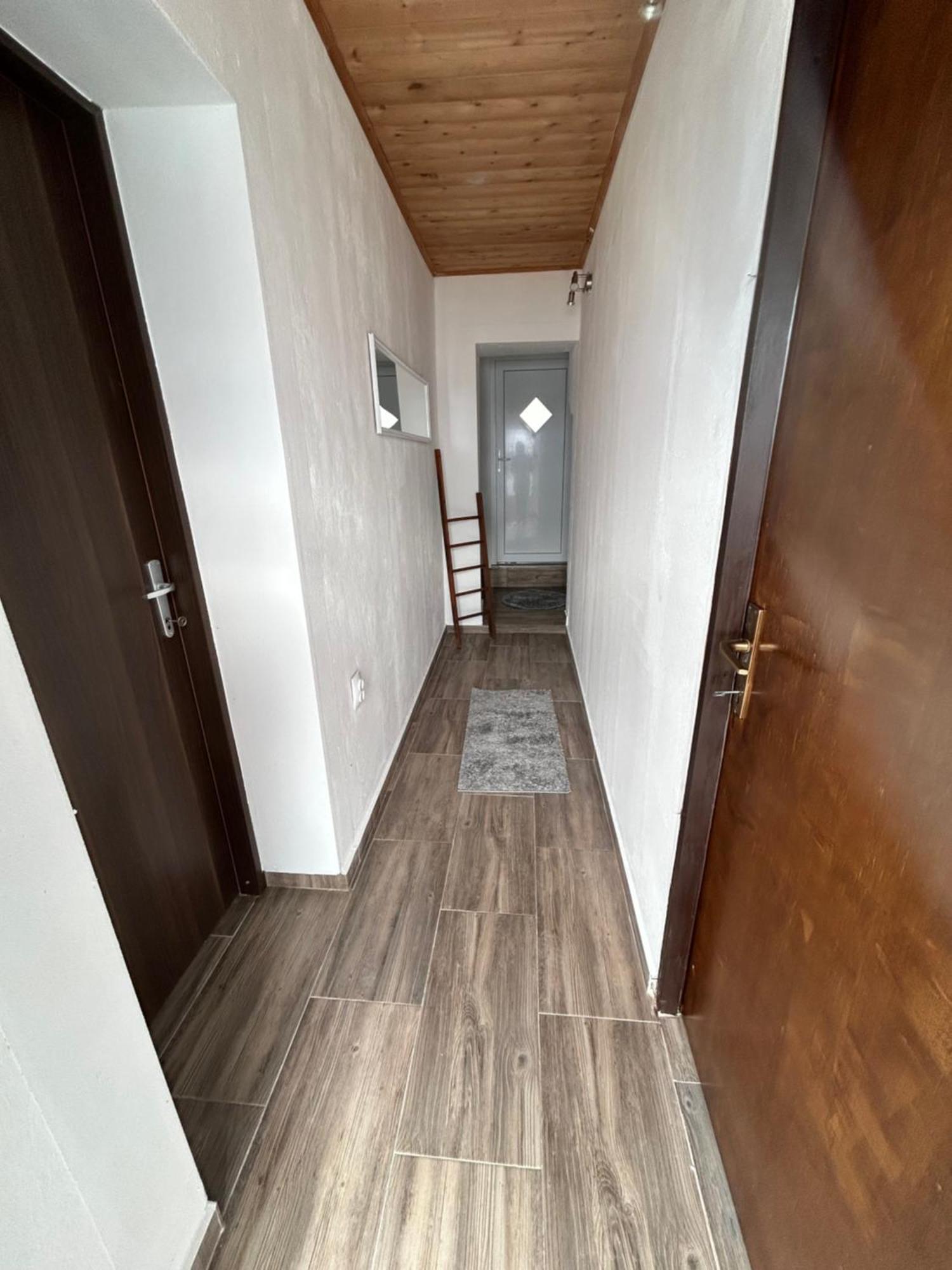 Apartmani 드라말리 외부 사진